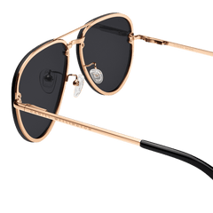 Avion Steel Rose Goldの裏面をクローズアップした画像です。ローズゴールドのブリッジ部分にはDaniel Wellingtonの刻印が施され、調節可能なクリアシリコン製ノーズパッドやテンプル内側のClassic Avionの刻印など、細部まで丁寧な仕上げが確認できます。