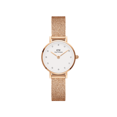 Daniel Wellington Petite Lumine Pressed Melroseの正面画像。ローズゴールドのラウンドケースにオフホワイトの文字盤を採用し、12個のクリスタルインデックスを配しています。ローズゴールドのプレスメッシュストラップを組み合わせた、女性向けの腕時計です。
