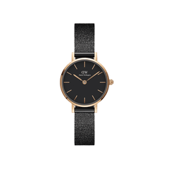 Daniel Wellington Petite Pressed Ashfieldの正面画像です。ローズゴールドのケースにブラックの文字盤、ブラックのプレス加工メッシュストラップを組み合わせた24mmのレディースウォッチです。
