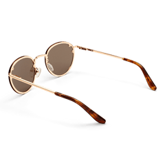 Arch Steel Brown Rose Goldを背面から捉えた画像です。透明なシリコン製の調節可能なノーズパッドや、ローズゴールドのフレームの繊細な構造、べっ甲柄アセテートのテンプルチップの曲線が確認できます。