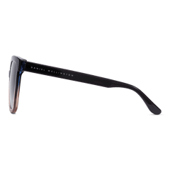 Grande Bio-Acetateサングラスのサイドビュー。テンプル部分にはDaniel Wellingtonのブランドロゴが白文字で刻印されており、ダークブルーからコーラルへとグラデーションするバイオアセテートフレームの質感と光沢が際立ちます。