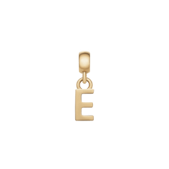 Daniel WellingtonのLetter Charm Gold「E」は、光沢のあるゴールドカラーのアルファベットチャームです。リングを通してベイルにつなげることで、ブレスレットやネックレスに簡単に装着できます。コンパクトなサイズで、アクセサリーのアクセントとしてお使いいただけます。